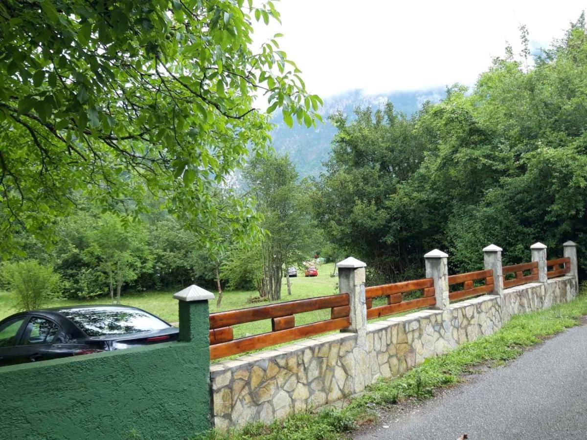 Etnopetra Hotel Mojkovac Exterior photo