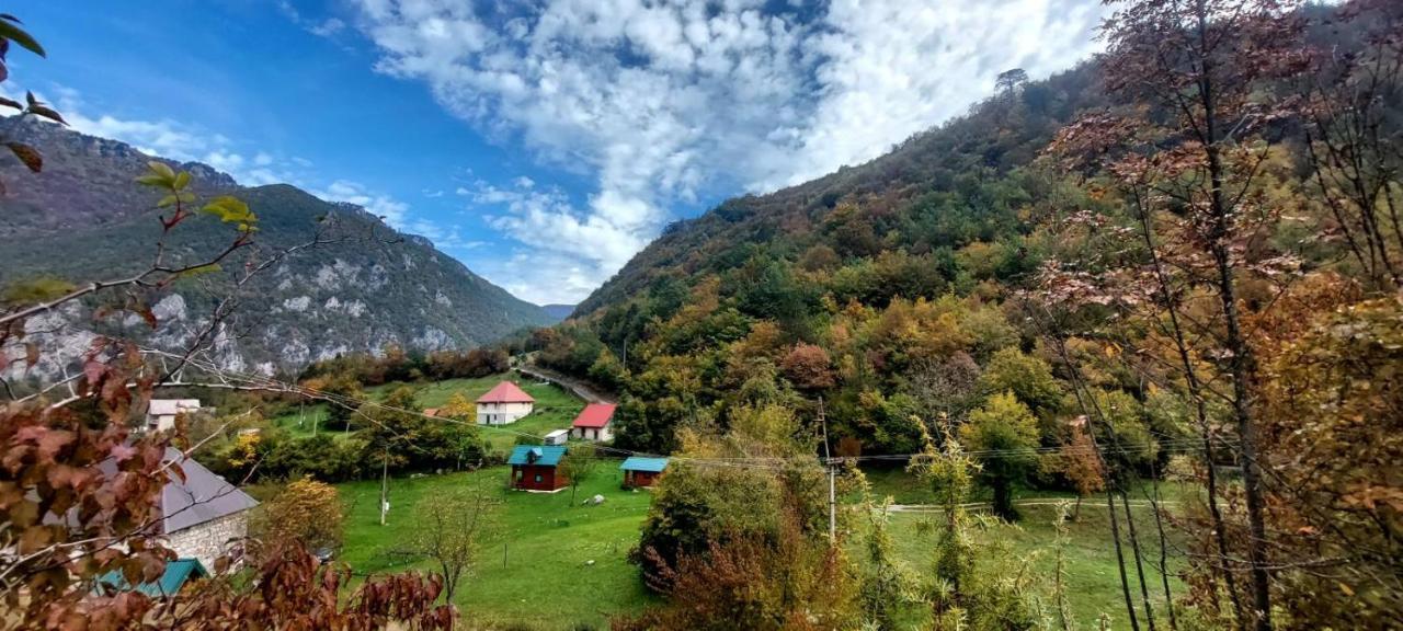 Etnopetra Hotel Mojkovac Exterior photo